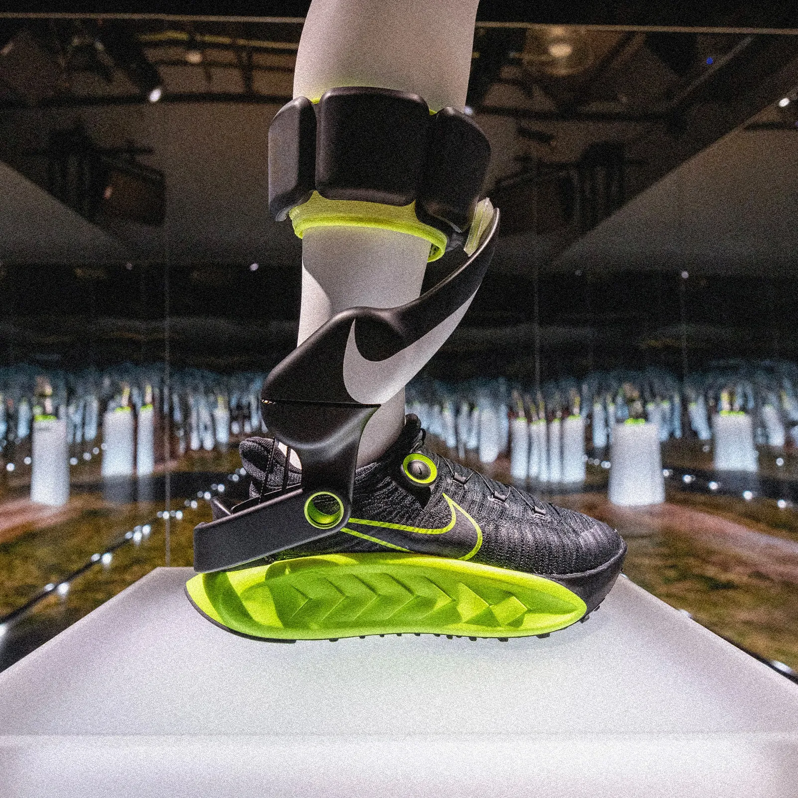 Nike機器人運動鞋讓人類更接近賽博格